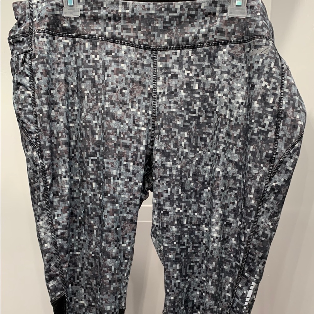 New Women’s xxl 20 capris active wear
